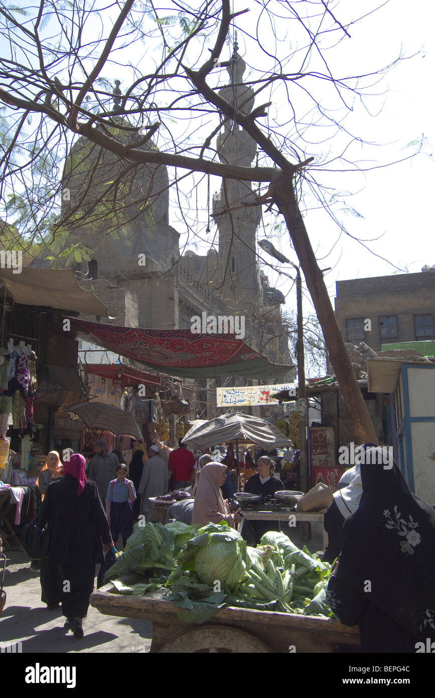 Egitto Khan al-Khalili, islamico vecchio Cairo. Strada del mercato. Foto di SEAN SPRAGUE Foto Stock