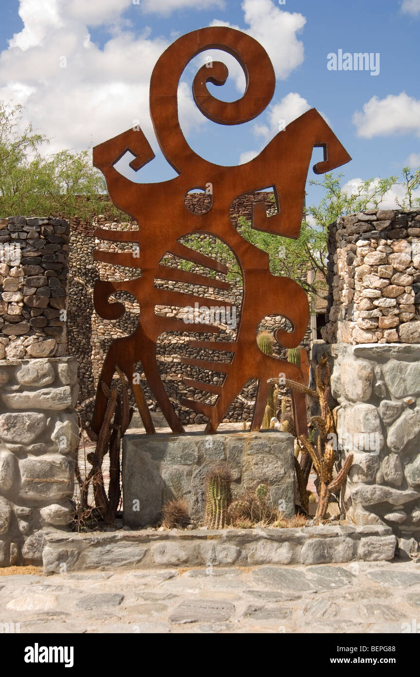 Pachamama museo evocating Incas divinità indigena dalla valle Calchaqui Argentina Foto Stock