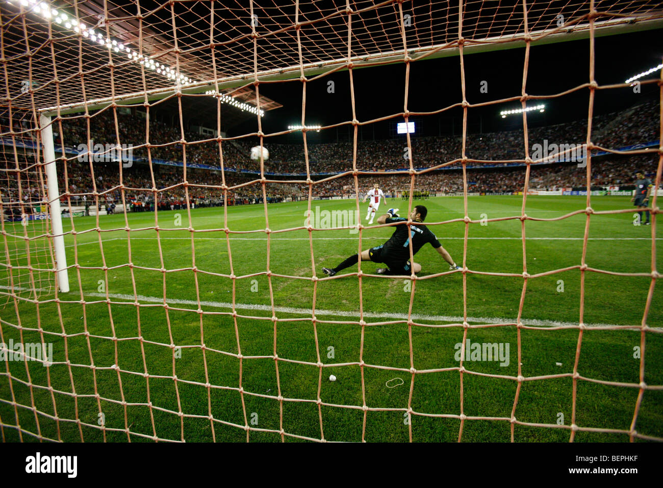 Dragutinovic (Sevilla) punteggi dalla pena spot. Foto Stock Dragutinovic (Sevilla) punteggi dalla pena spot. Foto Stock
