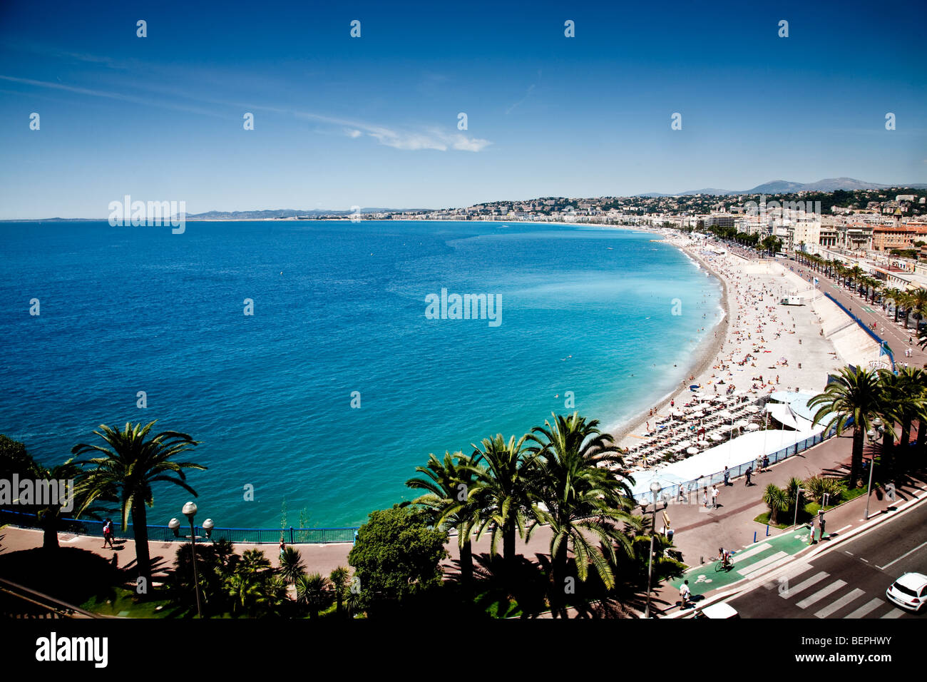 La baia di angoli o Baie des Anges di Nizza, Francia, guardando ad ovest dal moument Foto Stock