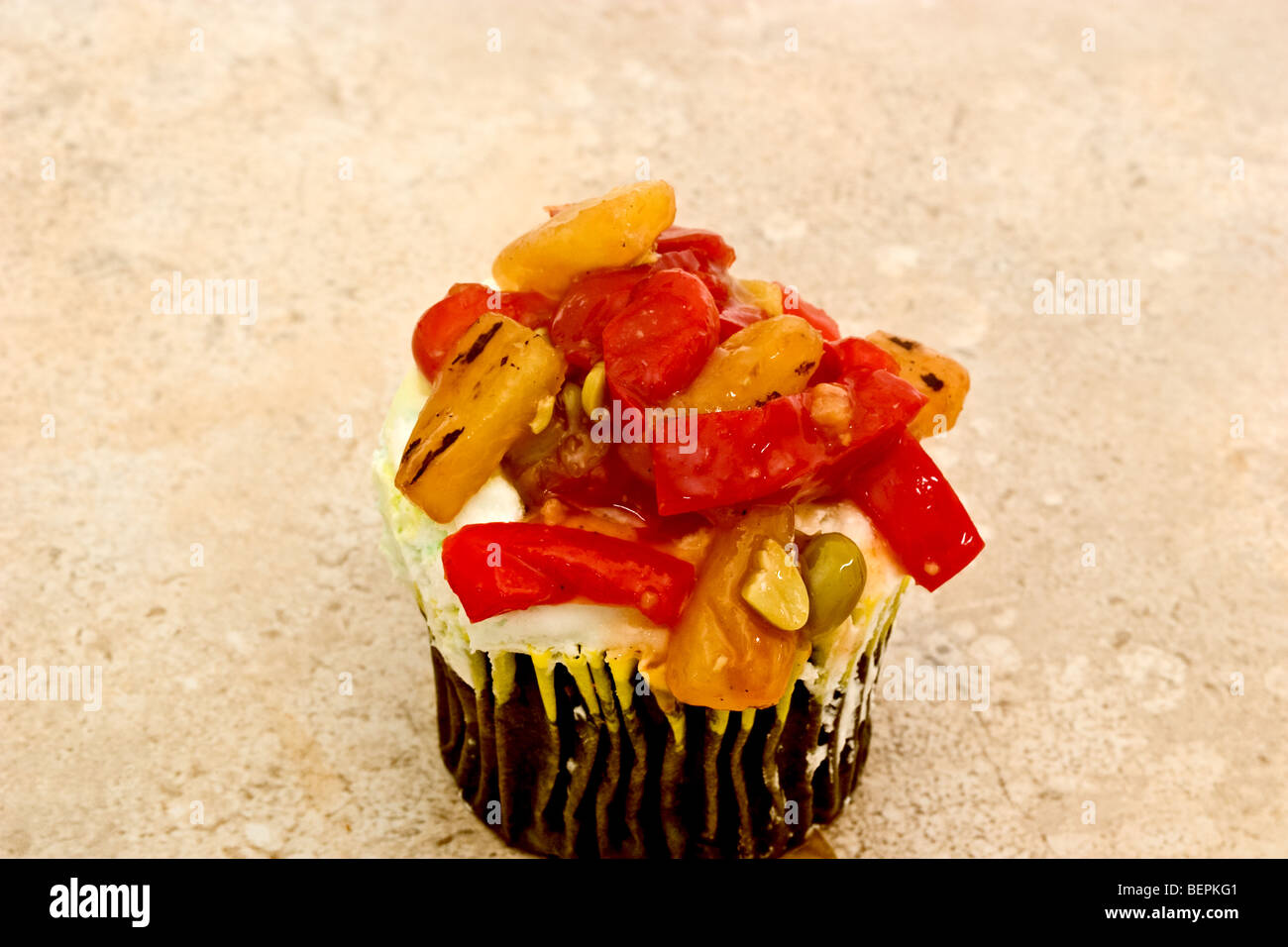 Tortina con verdure sane sulla parte superiore Foto Stock