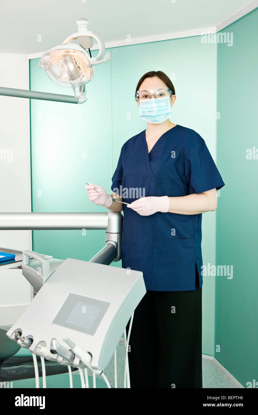 Un ritratto di una femmina di dentista Foto Stock