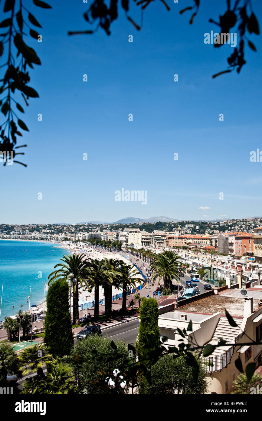 La baia di angoli o Baie des Anges di Nizza, Francia, guardando ad ovest dal moument Foto Stock