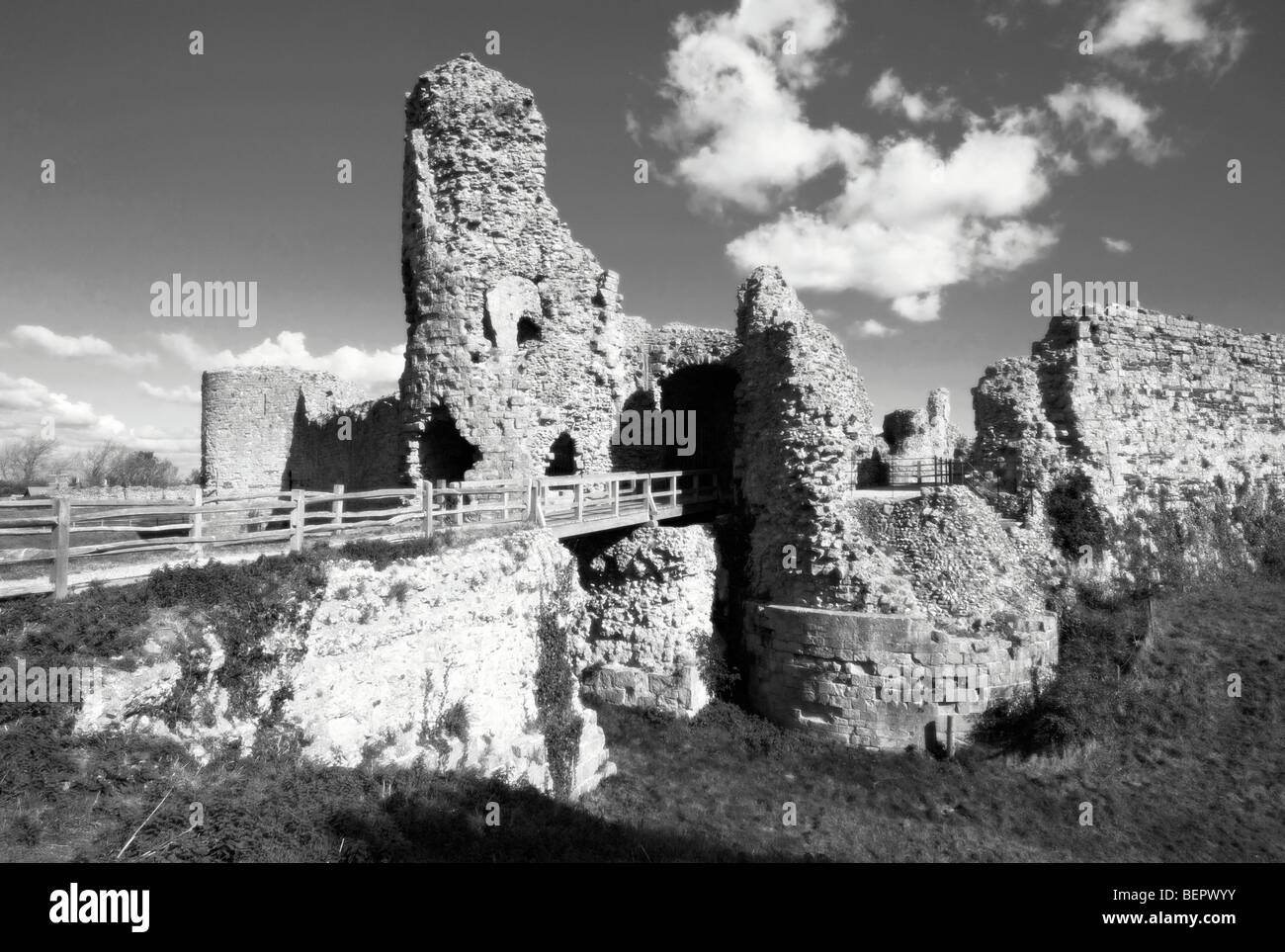 Le rovine del Castello di Pevensey in East Sussex Regno Unito Foto Stock