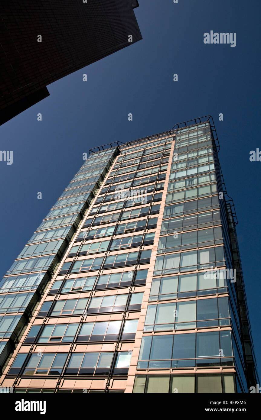 Alto edificio, Vauxhall Bridge, Londra Foto Stock