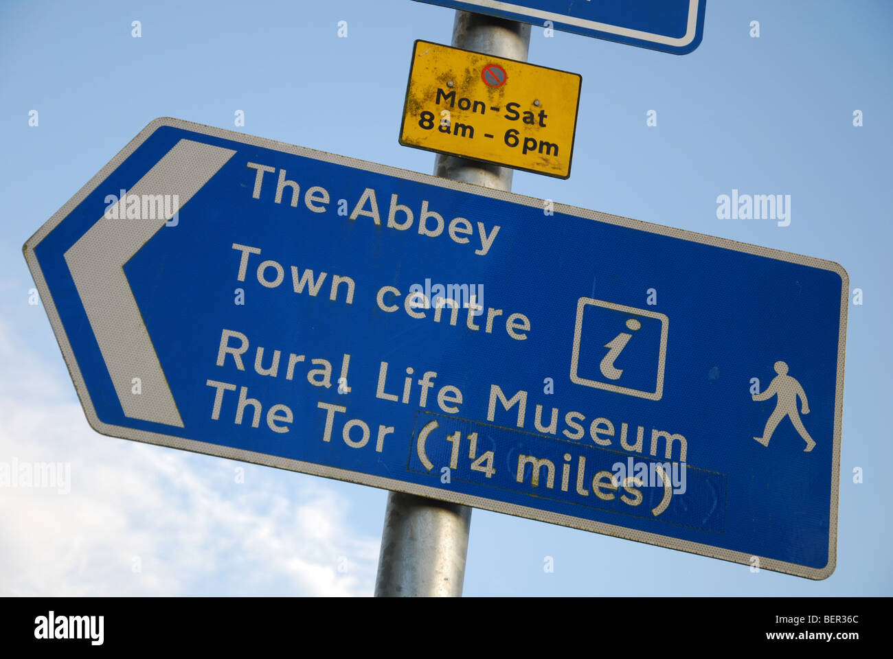 Informazioni turistiche segno, Glastonbury Somerset REGNO UNITO Foto Stock