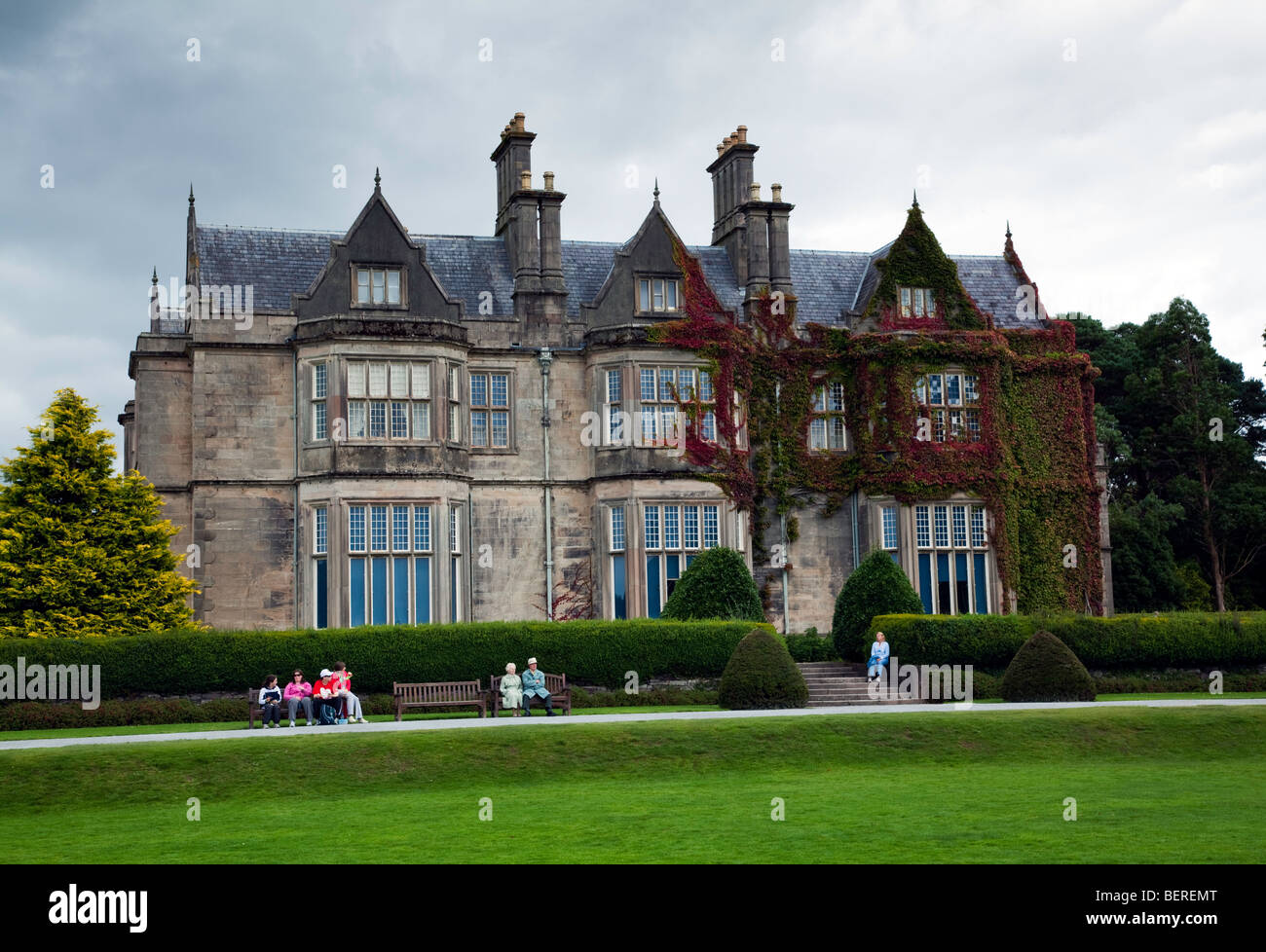 Muckross House nel cuore del Parco Nazionale di Killarney Foto Stock