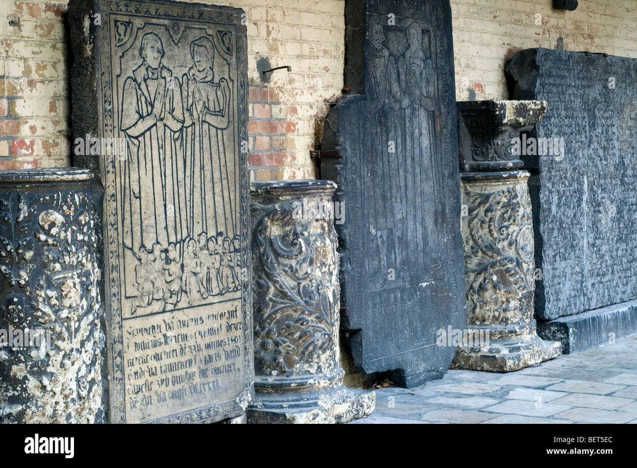 Pietra medievale compresse presso il Museo Gruuthuse, Bruges, Fiandre Occidentali, Belgio Foto Stock