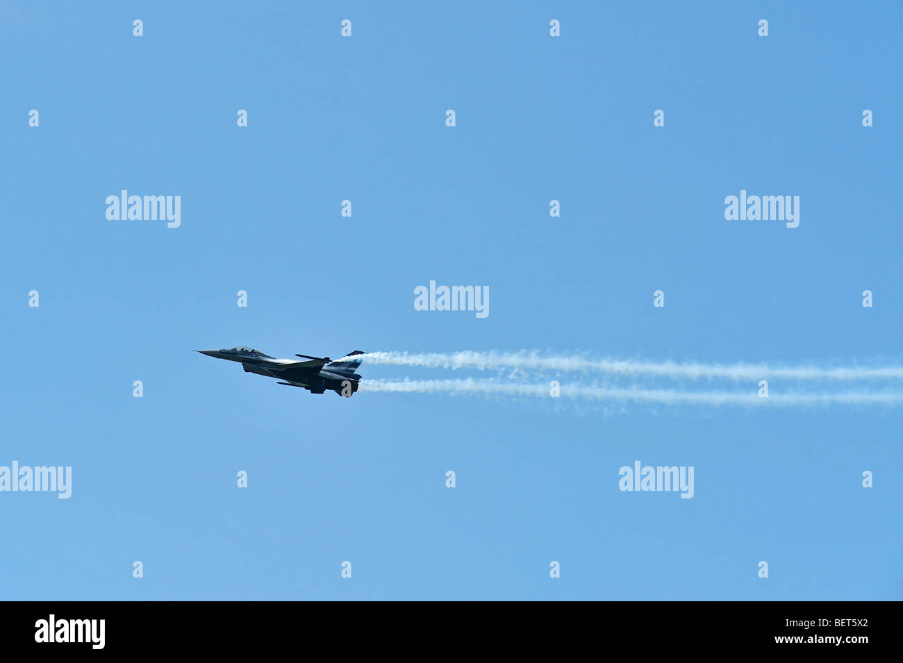 Jet da combattimento aereo F-16 all'airshow a KOKSIJDE, Belgio Foto Stock