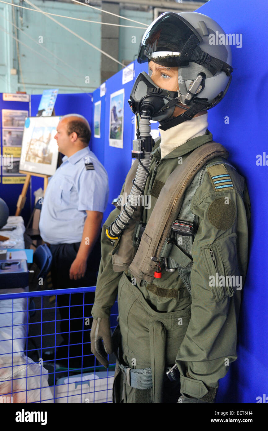 Chiusura del jet fighter pilot indossando il casco a in airshow koksijde, Belgio Foto Stock