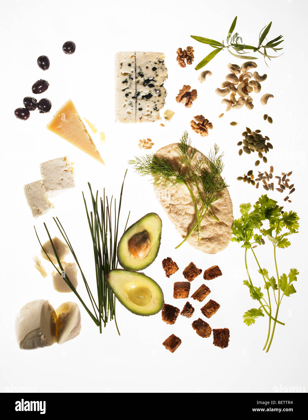 Ingredienti per insalata, opzioni extra per aggiungere interesse a un'insalata. Foto Stock