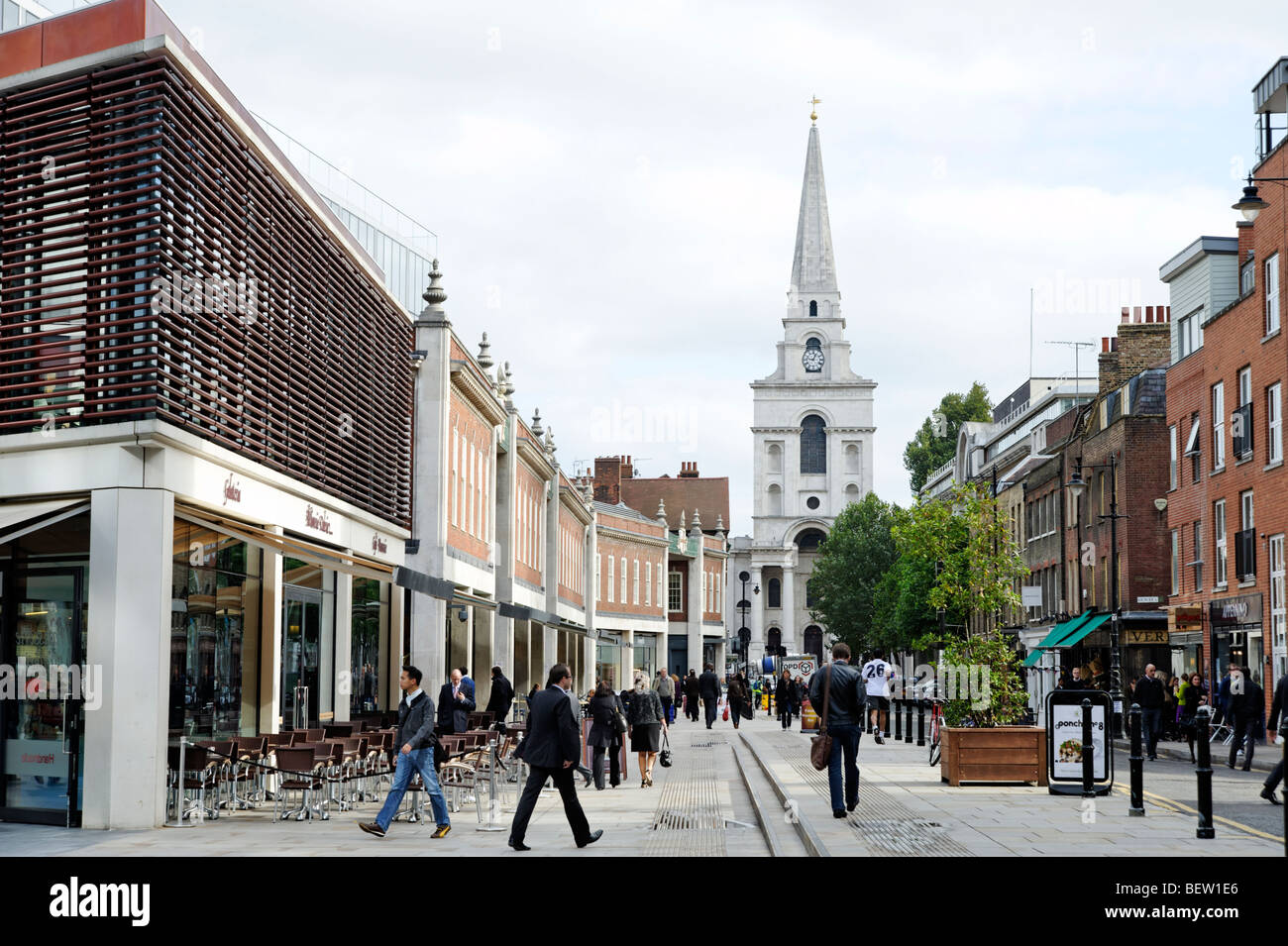 Nuovo Spitalfields lo sviluppo e la Chiesa di Cristo su Brushfield Street. Londra. La Gran Bretagna. Regno Unito Foto Stock