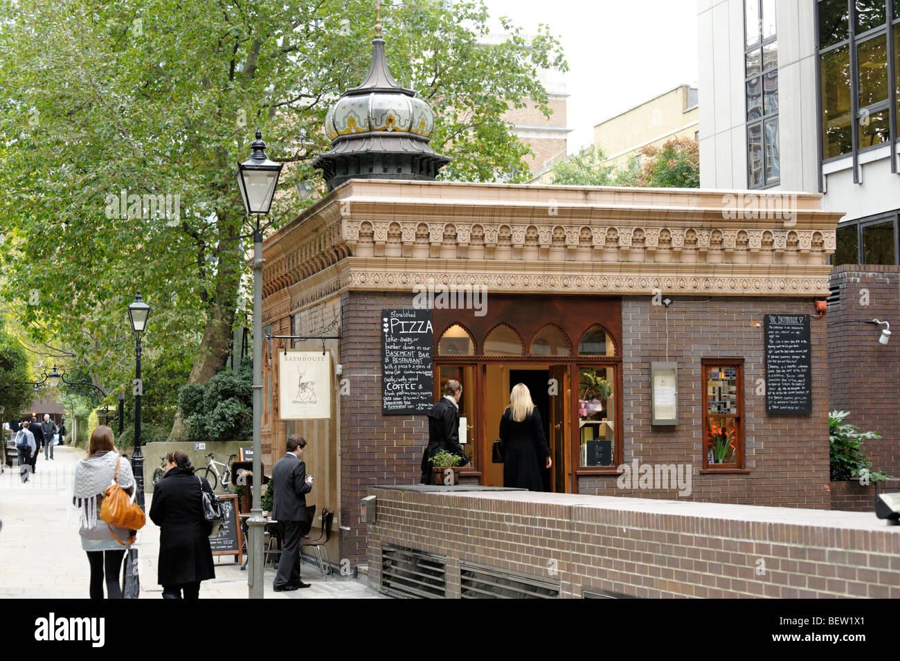 La Bathhouse ristorante e sala club. Costruito come un bagno turco nel 1894. Il centro di Londra. La Gran Bretagna. Regno Unito Foto Stock