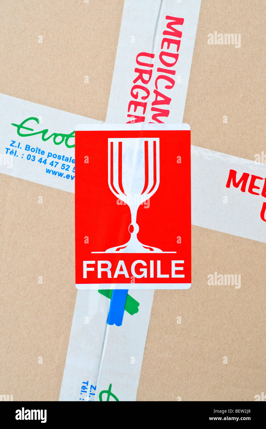 Fragili - internazionalmente riconosciuto l'etichetta di avvertimento informazioni. Foto Stock