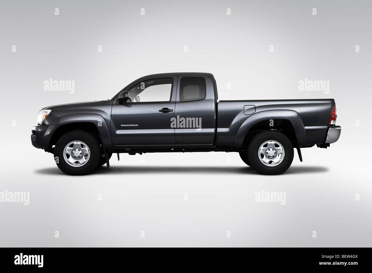 2010 Toyota Tacoma PreRunner in grigio - Driver Profilo laterale Foto Stock