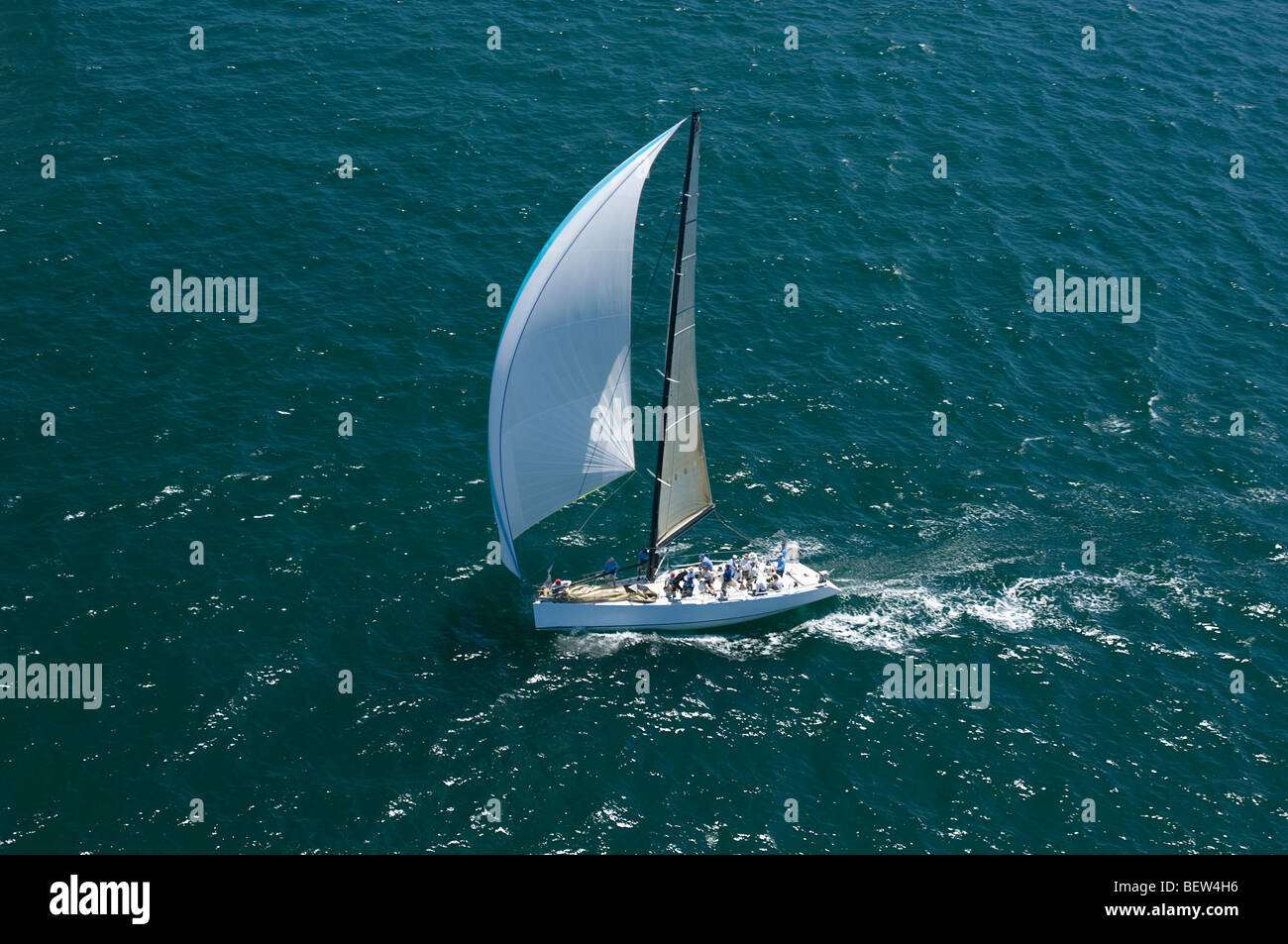 Yacht compete in team evento vela, California, vista aerea Foto Stock