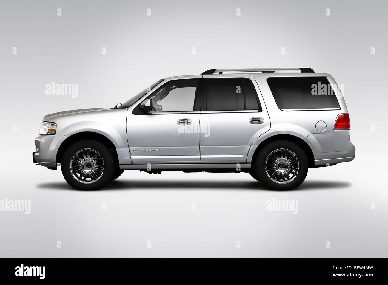 2010 Lincoln Navigator in argento - Driver Profilo laterale Foto Stock