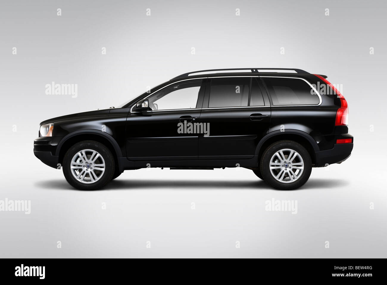 2010 Volvo XC90 3.2 in nero - Driver Profilo laterale Foto Stock