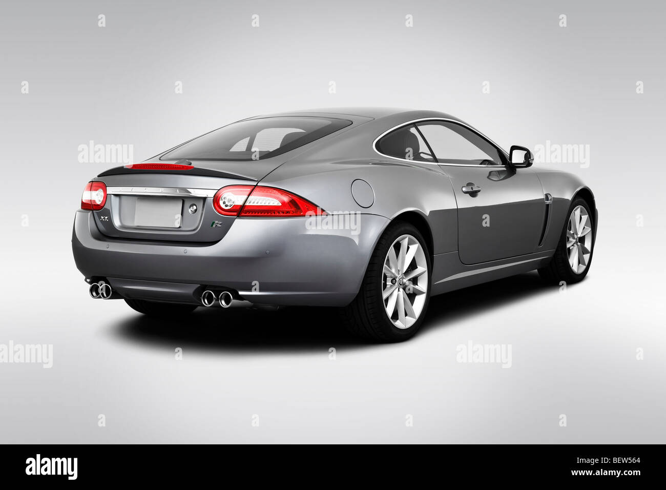 2010 la Jaguar XK R in grigio - angolo posteriore vista Foto Stock
