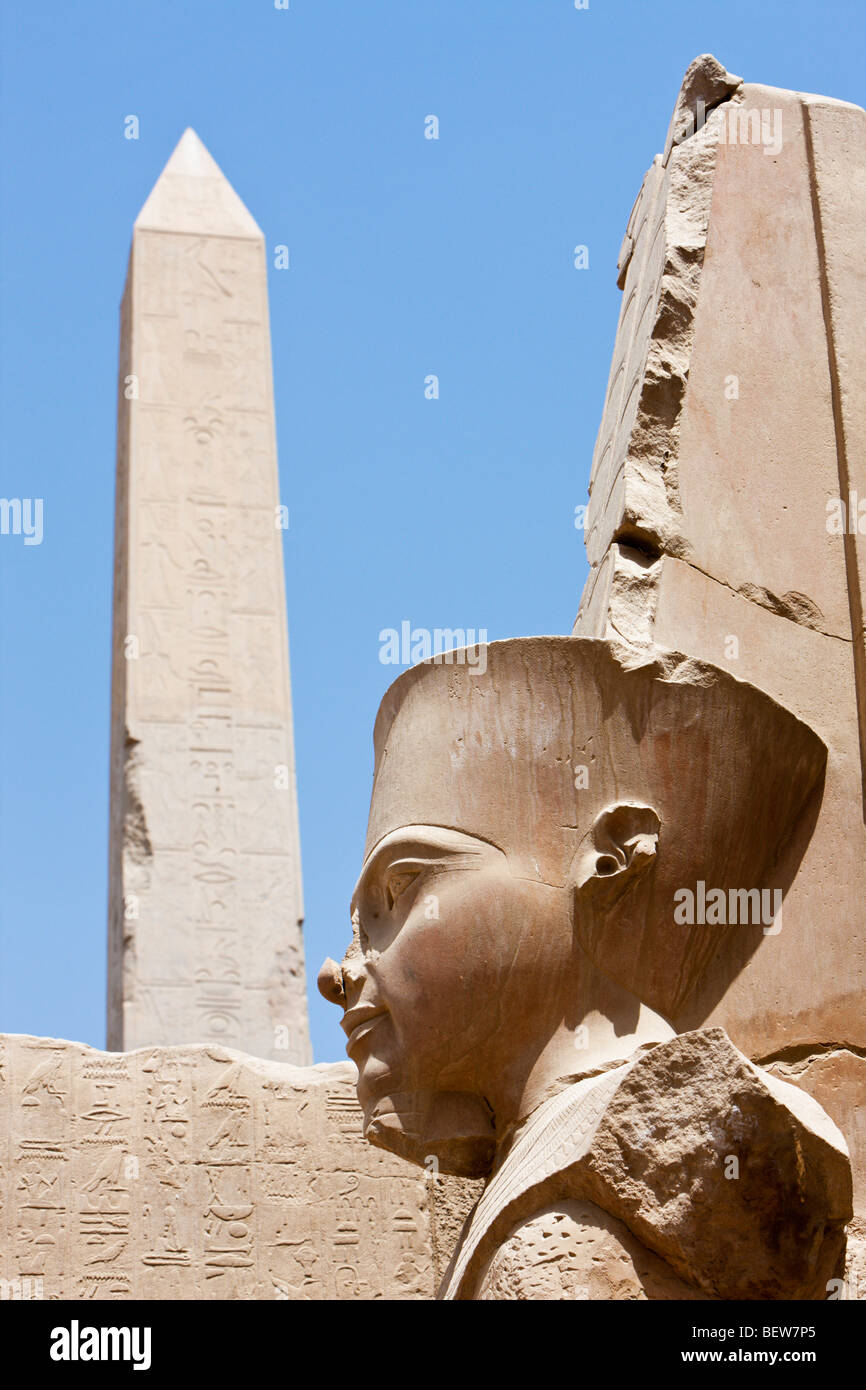 Statua al Tempio di Karnak Luxor Egitto Foto Stock