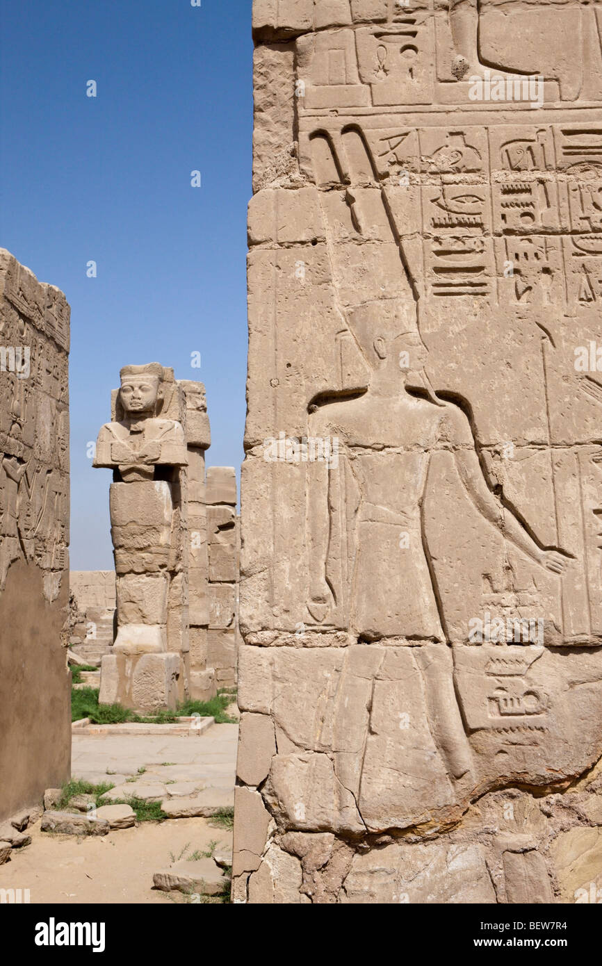 Rilievo di parete al Tempio di Karnak Luxor Egitto Foto Stock
