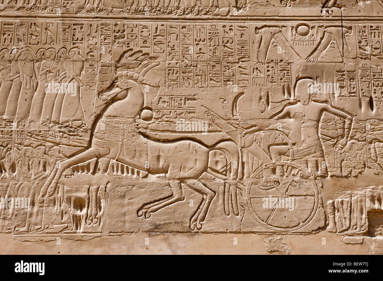Rilievo di parete al Tempio di Karnak Luxor Egitto Foto Stock