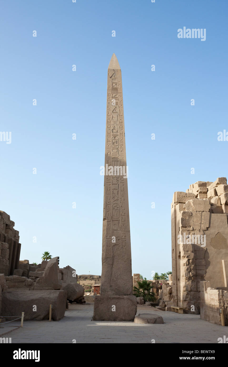 Obelisco di Hatshepsut nel Tempio di Karnak Luxor Egitto Foto Stock