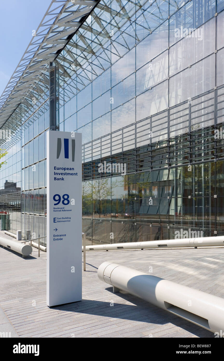 La facciata in vetro della Banca europea per gli investimenti a Kirchberg, Lussemburgo Foto Stock