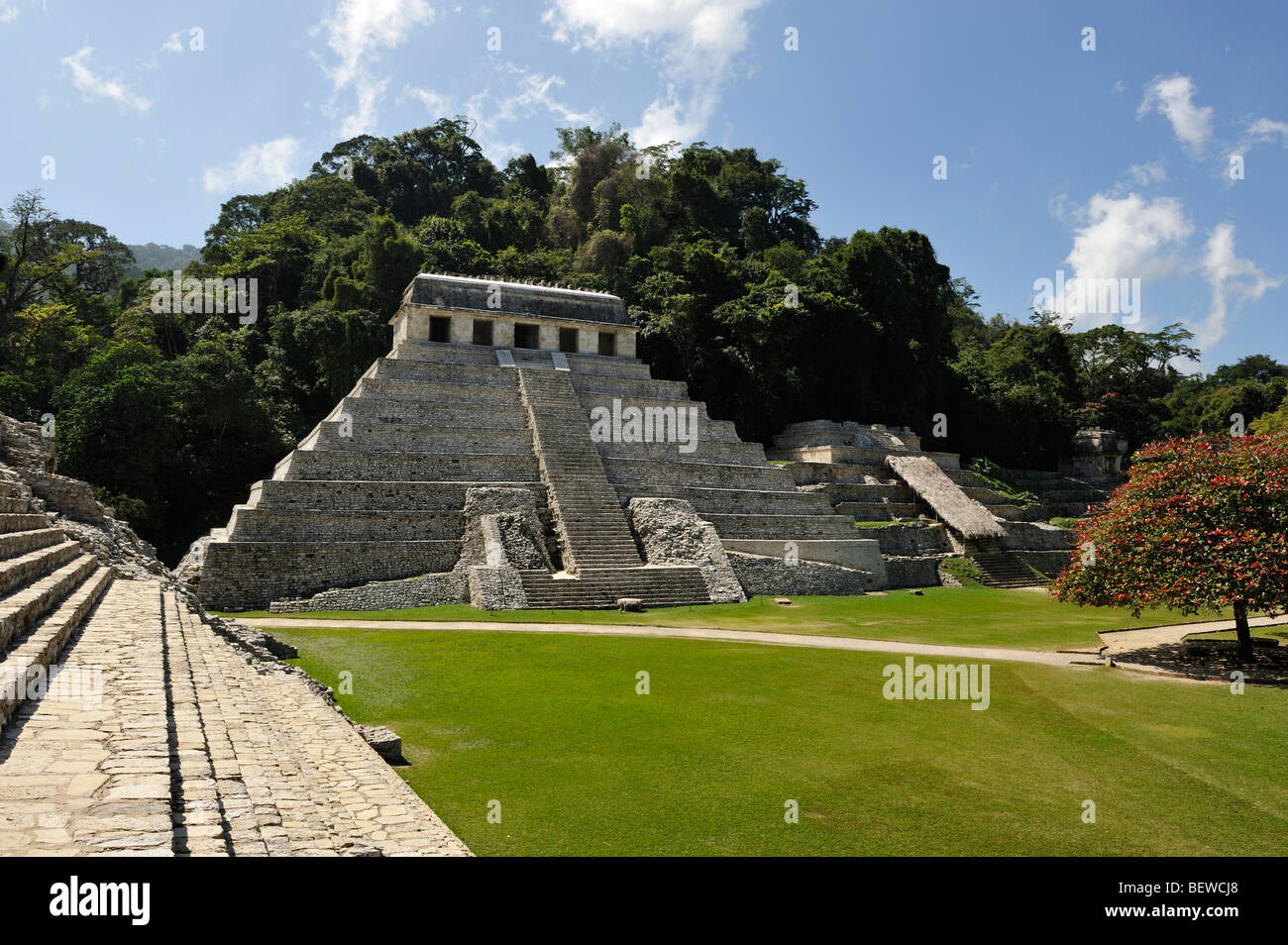 Il tempio delle iscrizioni al Maya rovina sito di Palenque, Chiapas, Messico Foto Stock