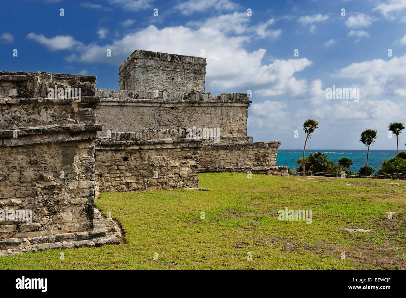 Complesso di edifici in rovina Maya sito di Tulum Riviera Maya, Messico Foto Stock