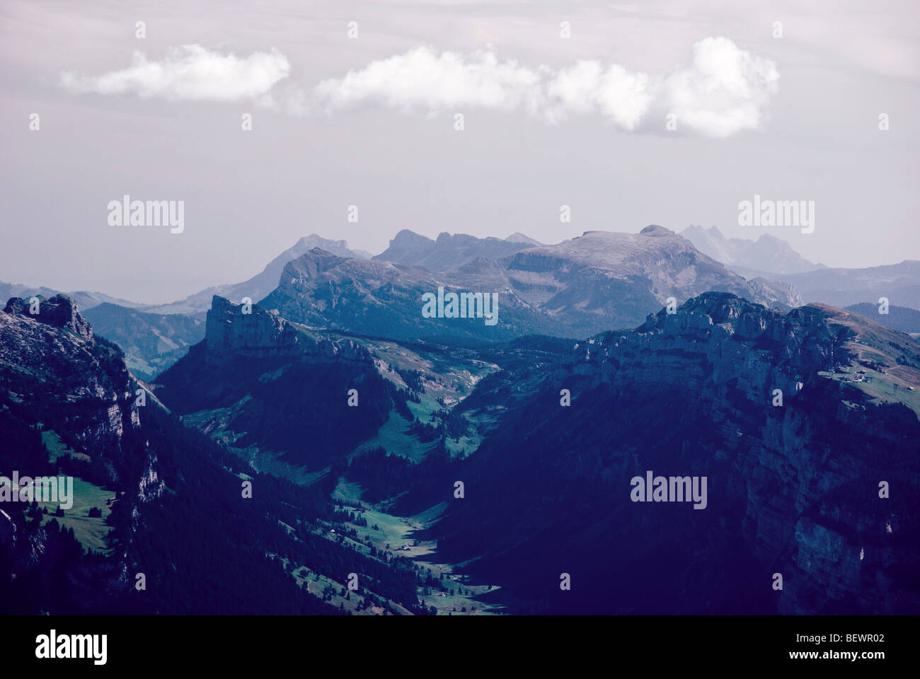 Vista dal Monte Niesen (2336-metro-alta) Alpi Svizzere Foto Stock