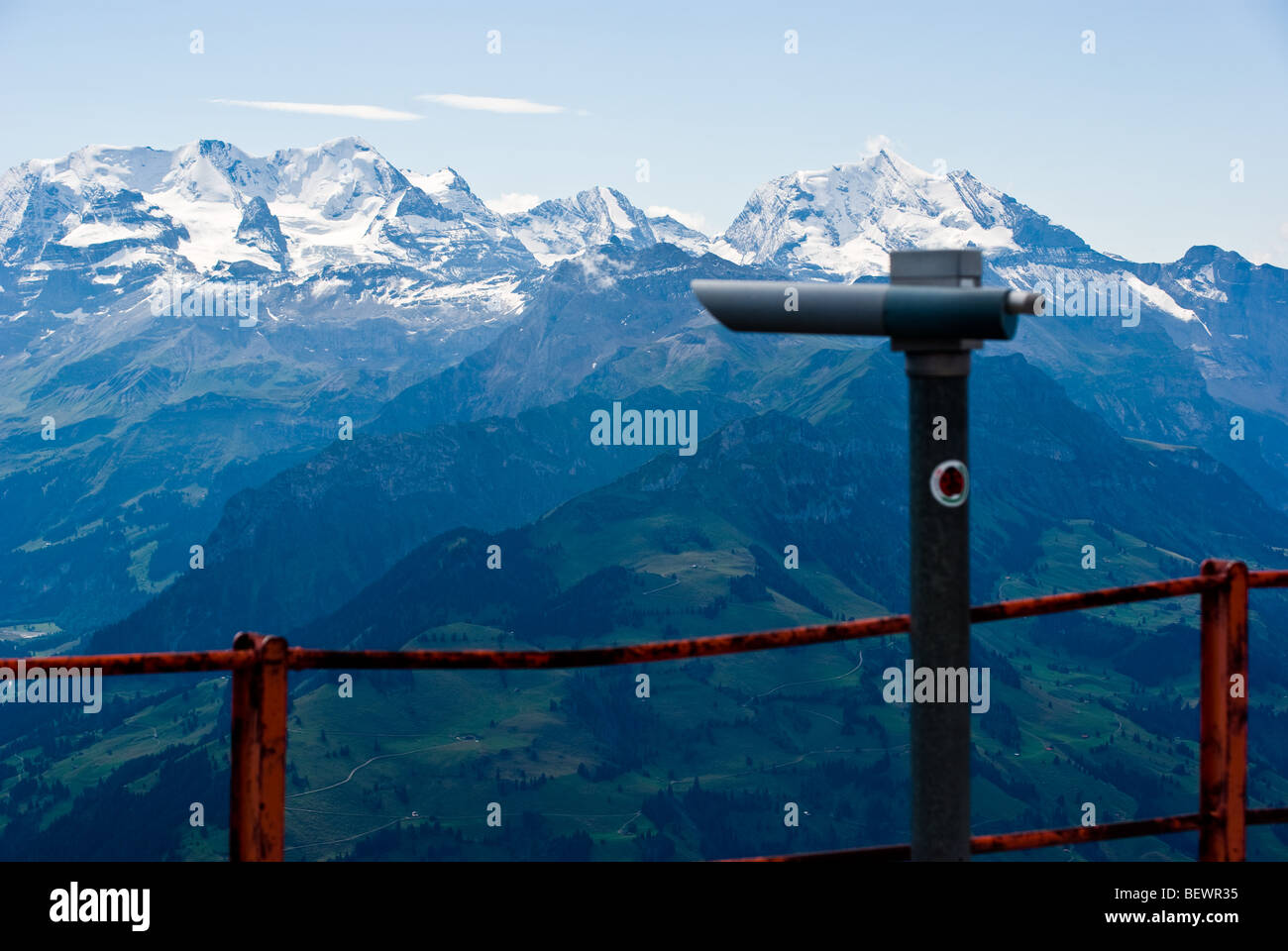 Vista dal Monte Niesen (2336-metro-alta) Alpi Svizzere Foto Stock