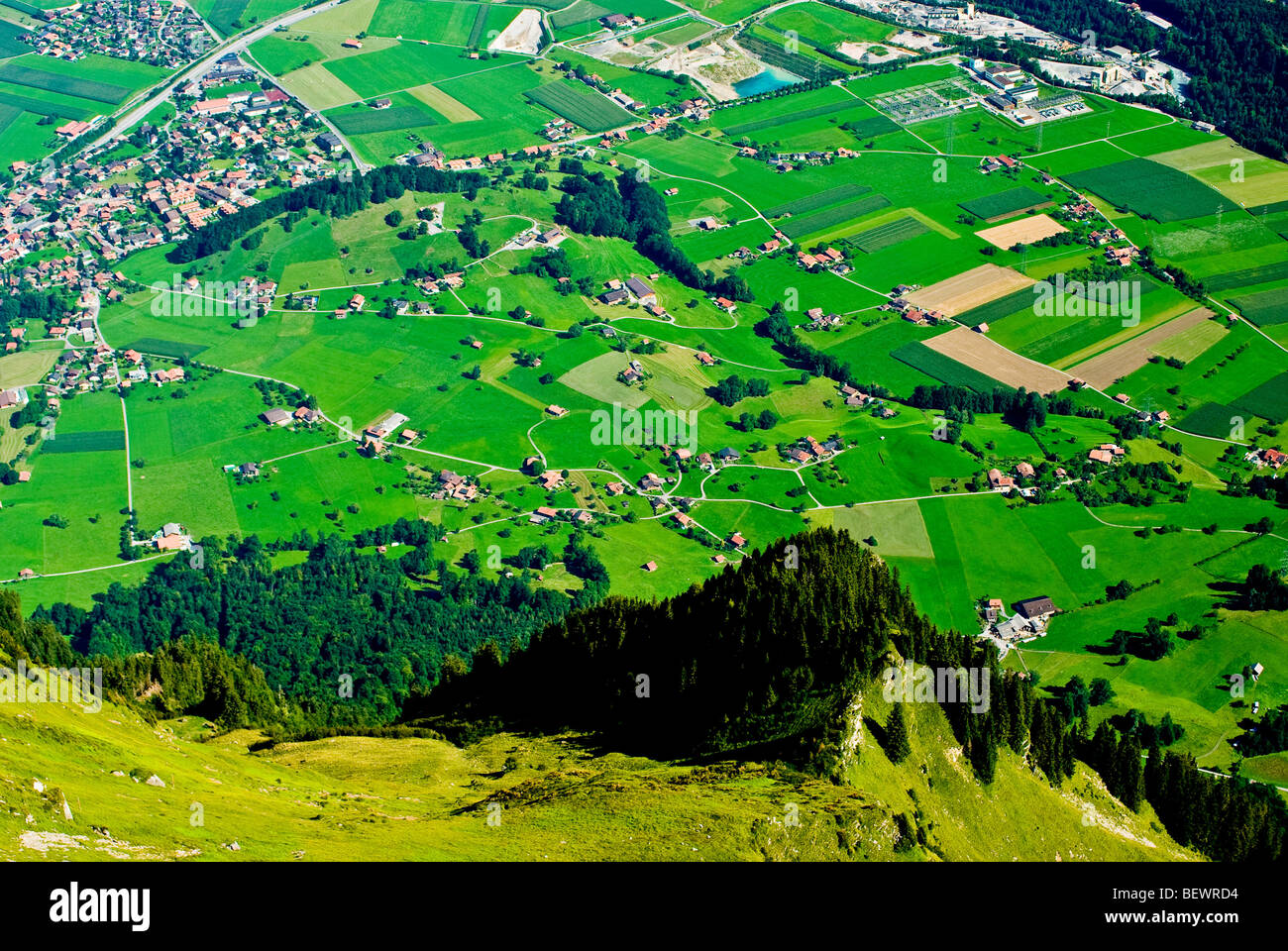 Vista dal Monte Niesen (2336-metro-alta) Alpi Svizzere Foto Stock
