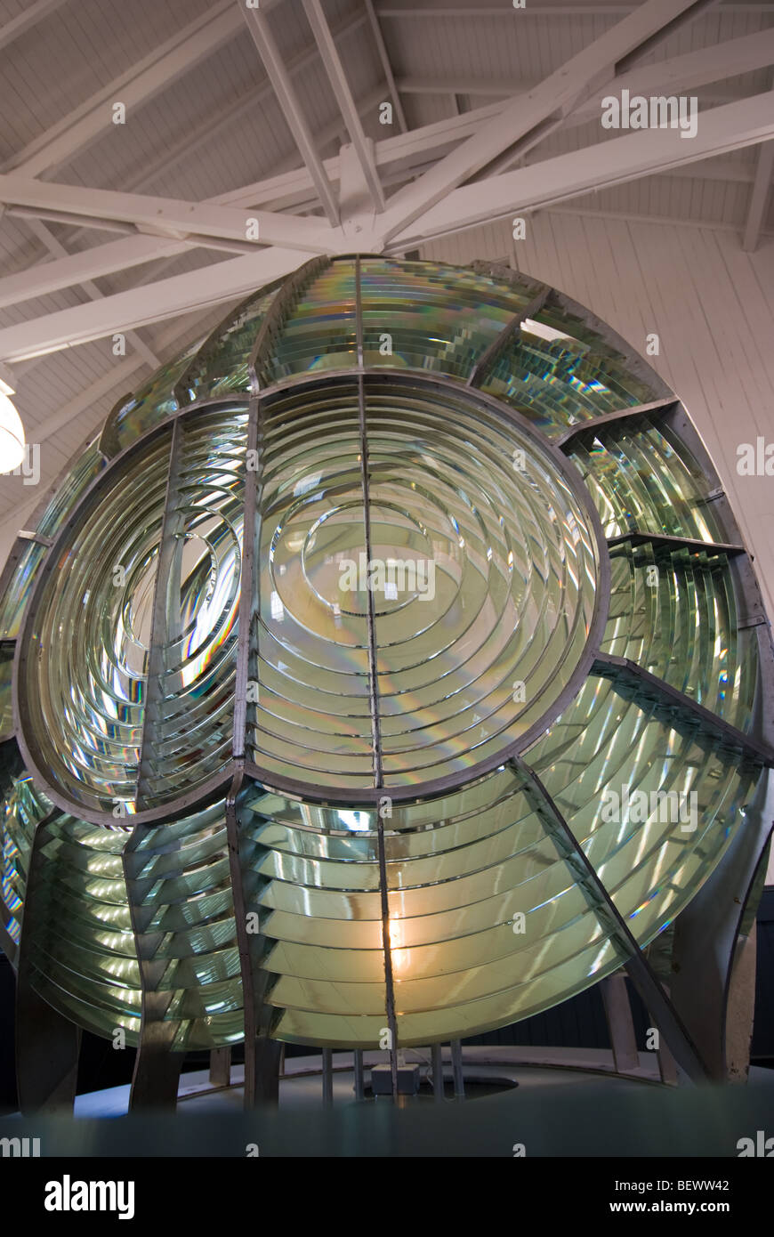 Il primo ordine di lente di Fresnel del punto Arena faro nel nord della California. Foto Stock