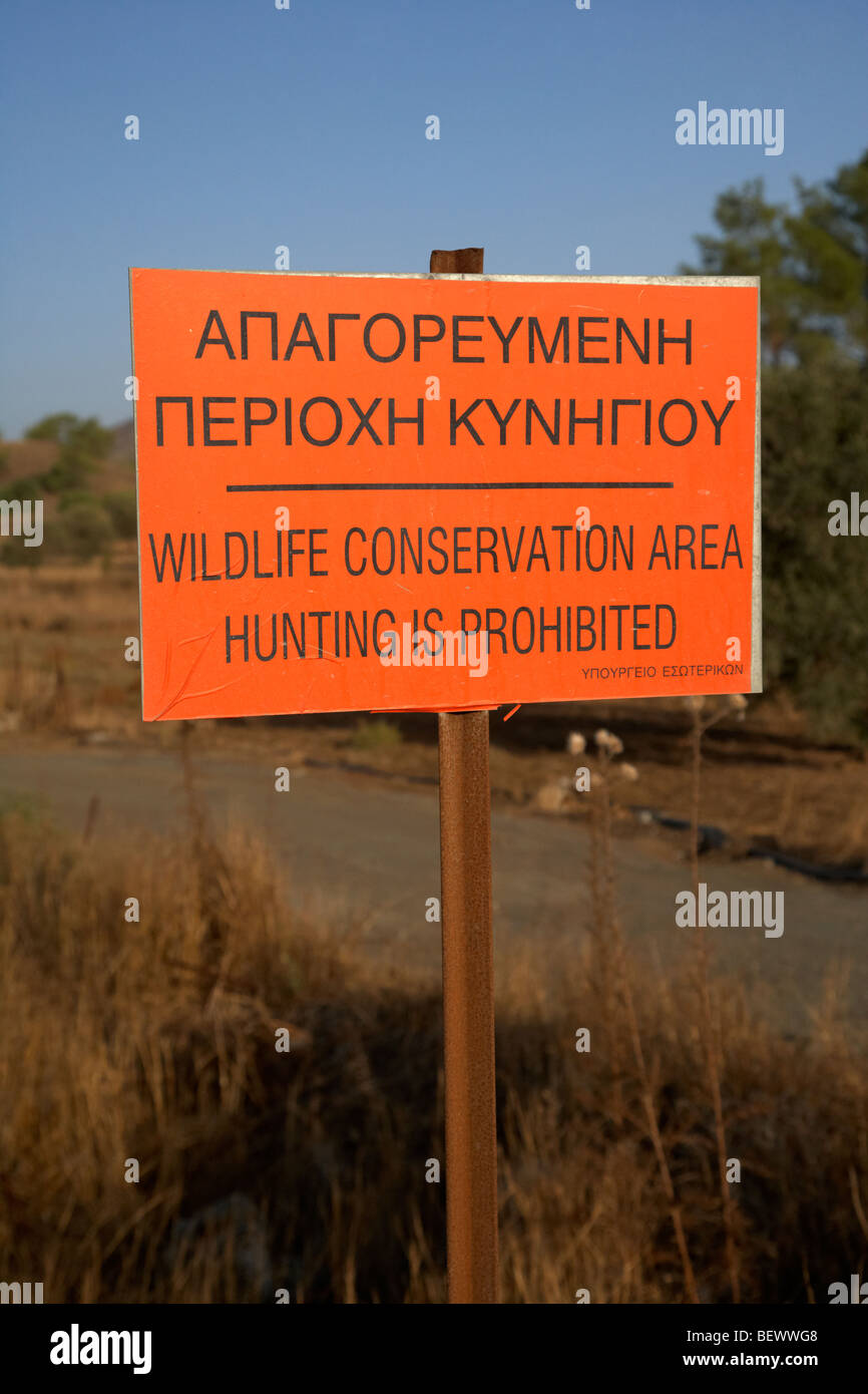 Spia arancione segno per Wildlife Conservation Area è vietata la caccia nella Repubblica di Cipro in Europa Foto Stock