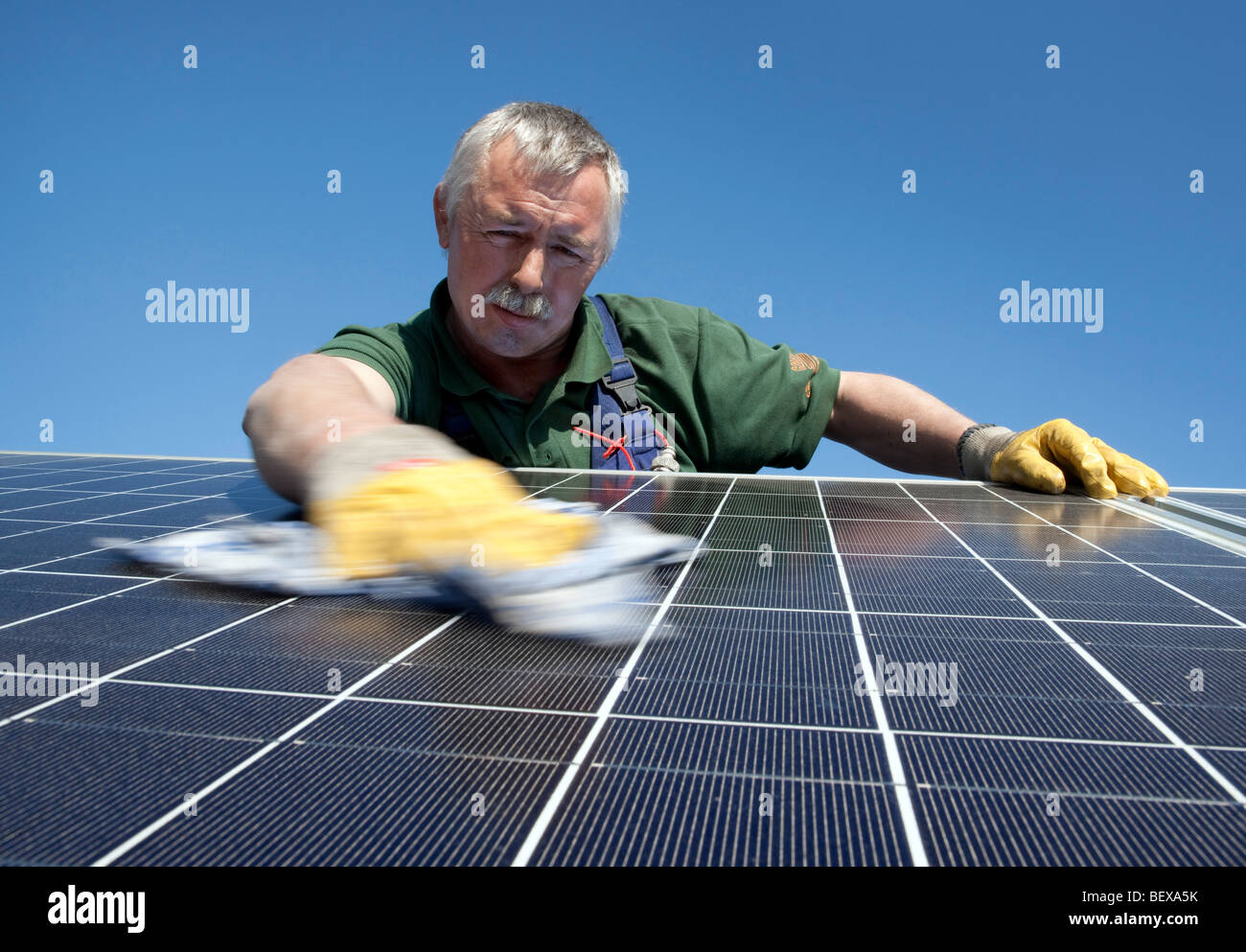 Impianto fotovoltaico sul tetto a Volkswagen AG . Foto Stock