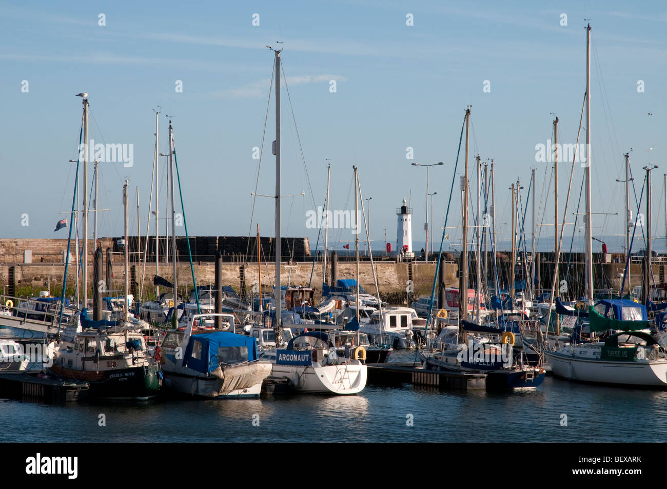 Barche nel porto di Anstruther. Foto Stock