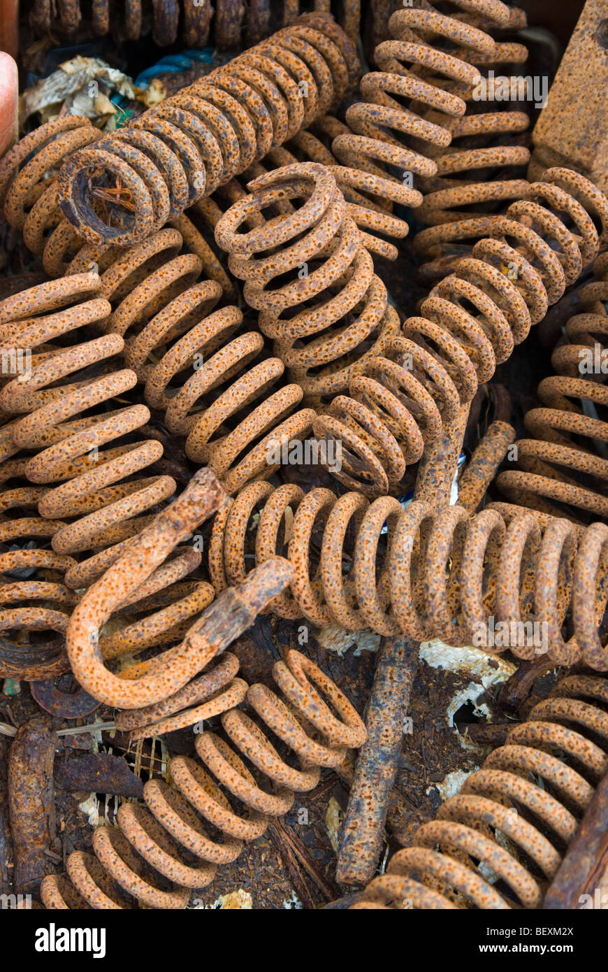 Dettaglio della memorizzata di attrezzature da pesca a terra in Scozia Foto Stock