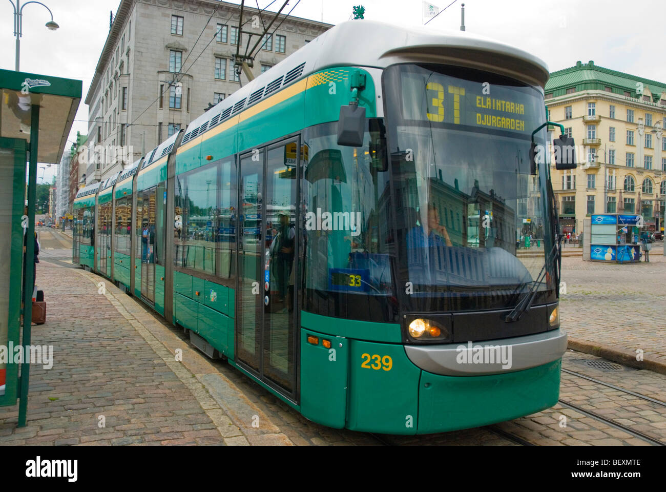 Tram di piazza Kauppatori Helsinki Finlandia Europa Foto Stock