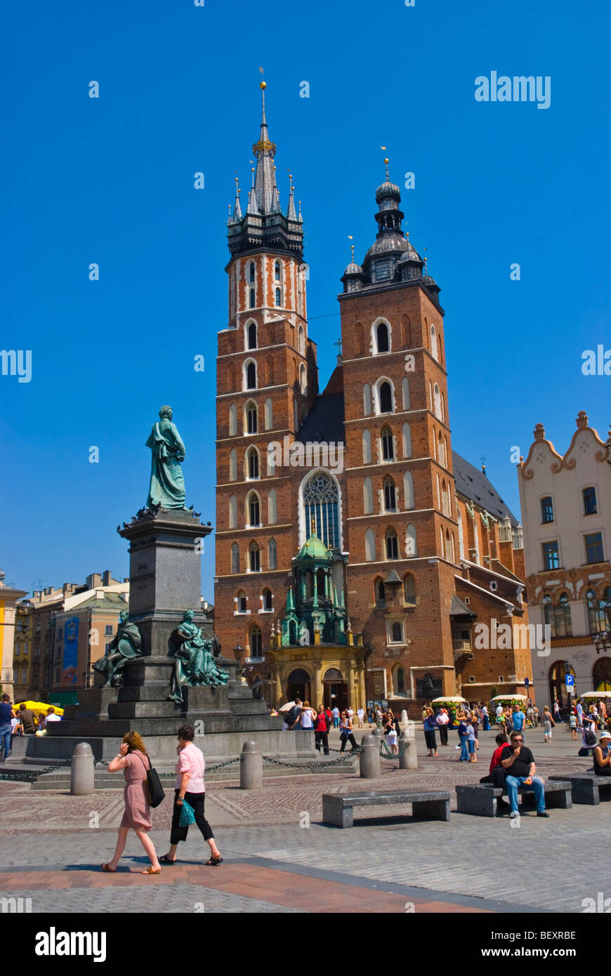 Rynek Glowny la piazza della città vecchia di Cracovia Polonia Europa Foto Stock