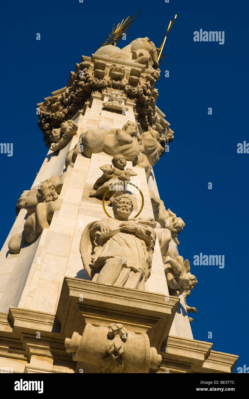 La Colonna della Santa Trinità a Szentharomsag ter square sulla Collina del Castello Budapest Ungheria Europa Foto Stock