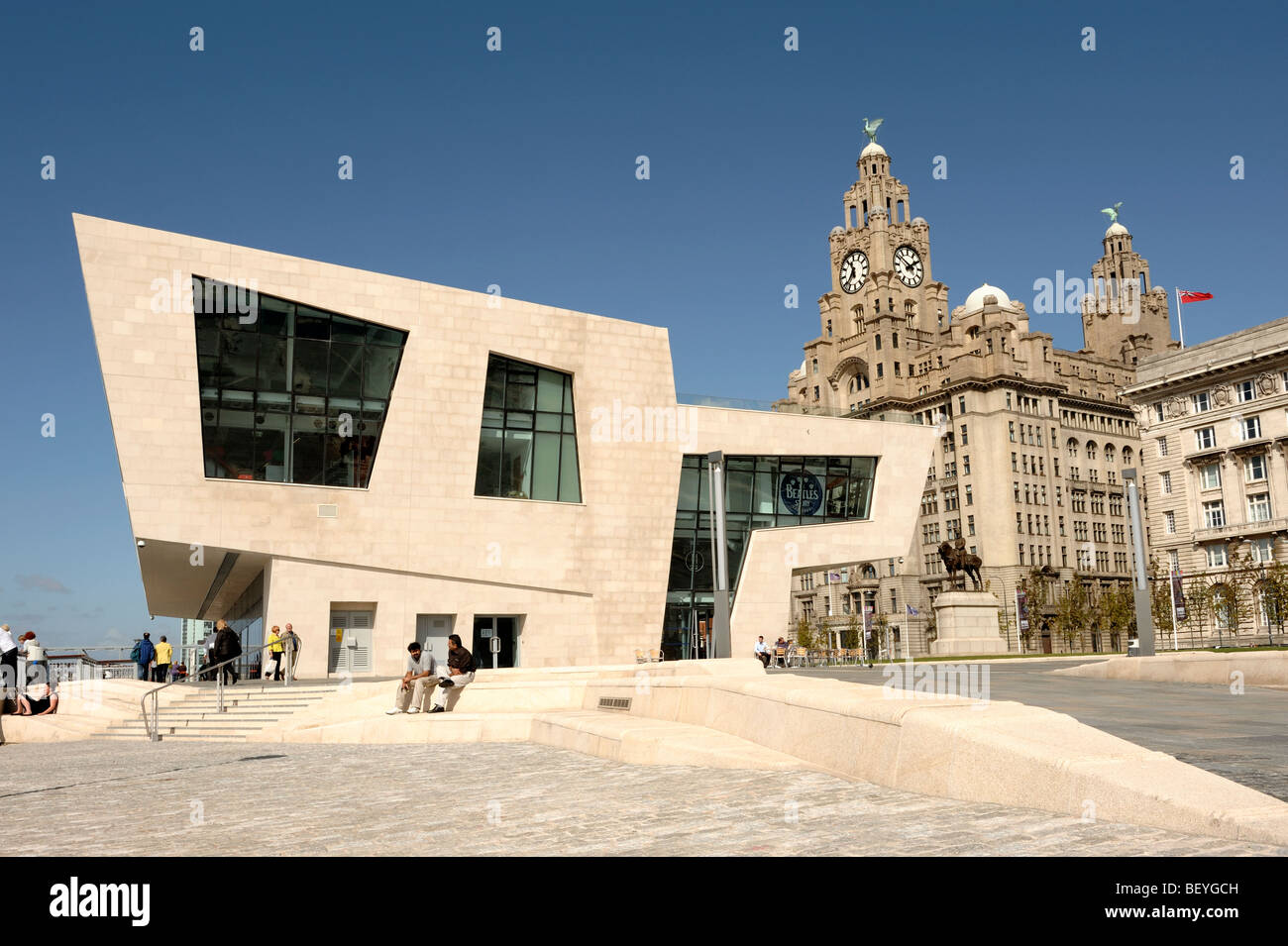 Storia dei Beatles e Ferry Terminal Pier Head Liverpool Merseyside England Regno Unito Foto Stock