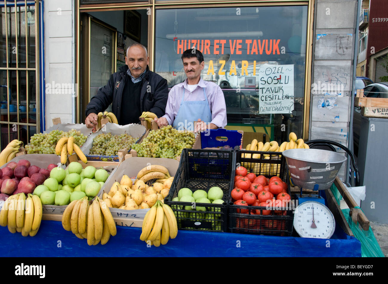 Yedikule Istanbul Turchia frutta turco fruttivendolo Foto Stock