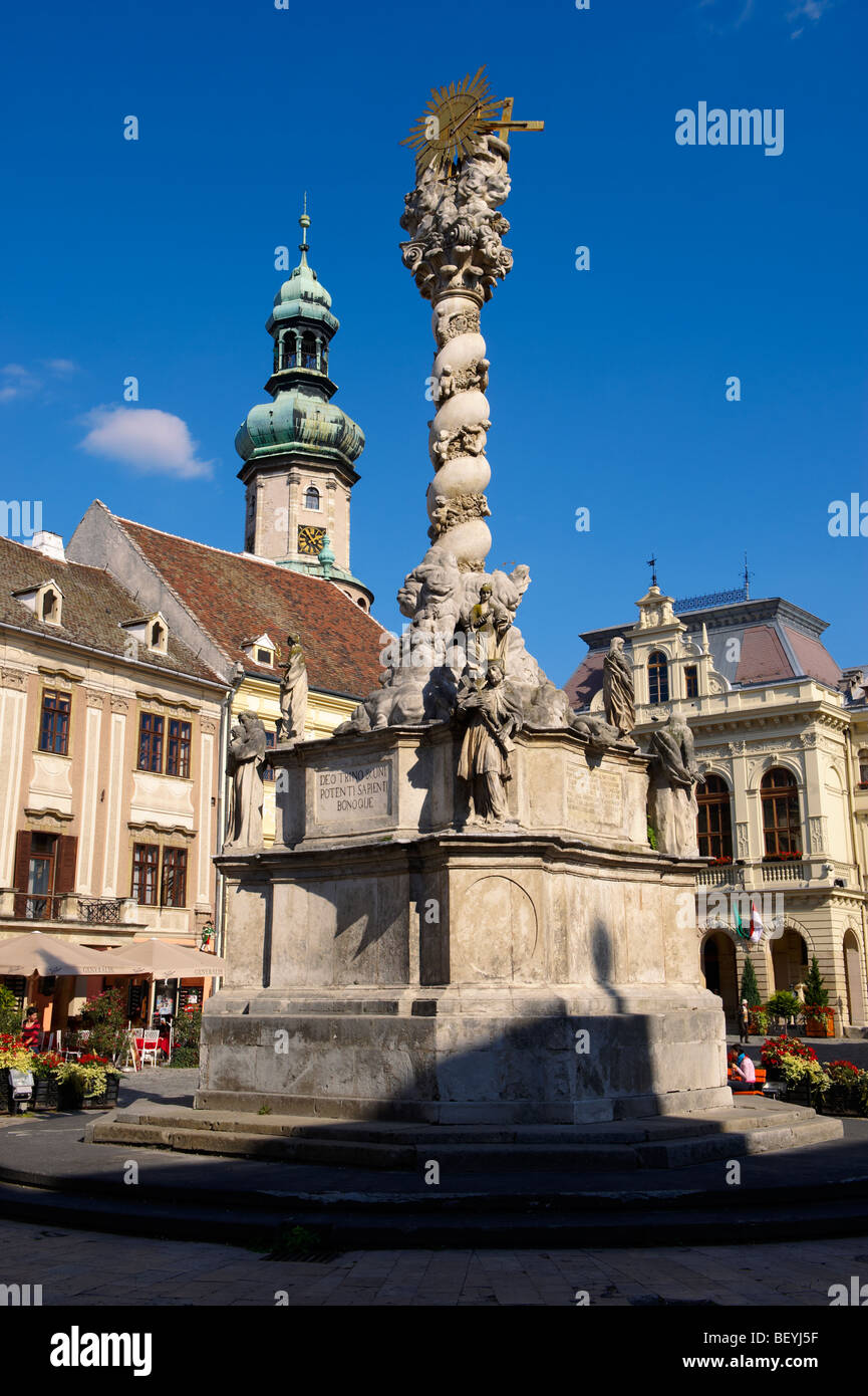 La Santa Trinità statua, il primo barocco colonnina ritorto in Europa centrale. 1695-1701 - Fo Square - Sopron, Ungheria Foto Stock