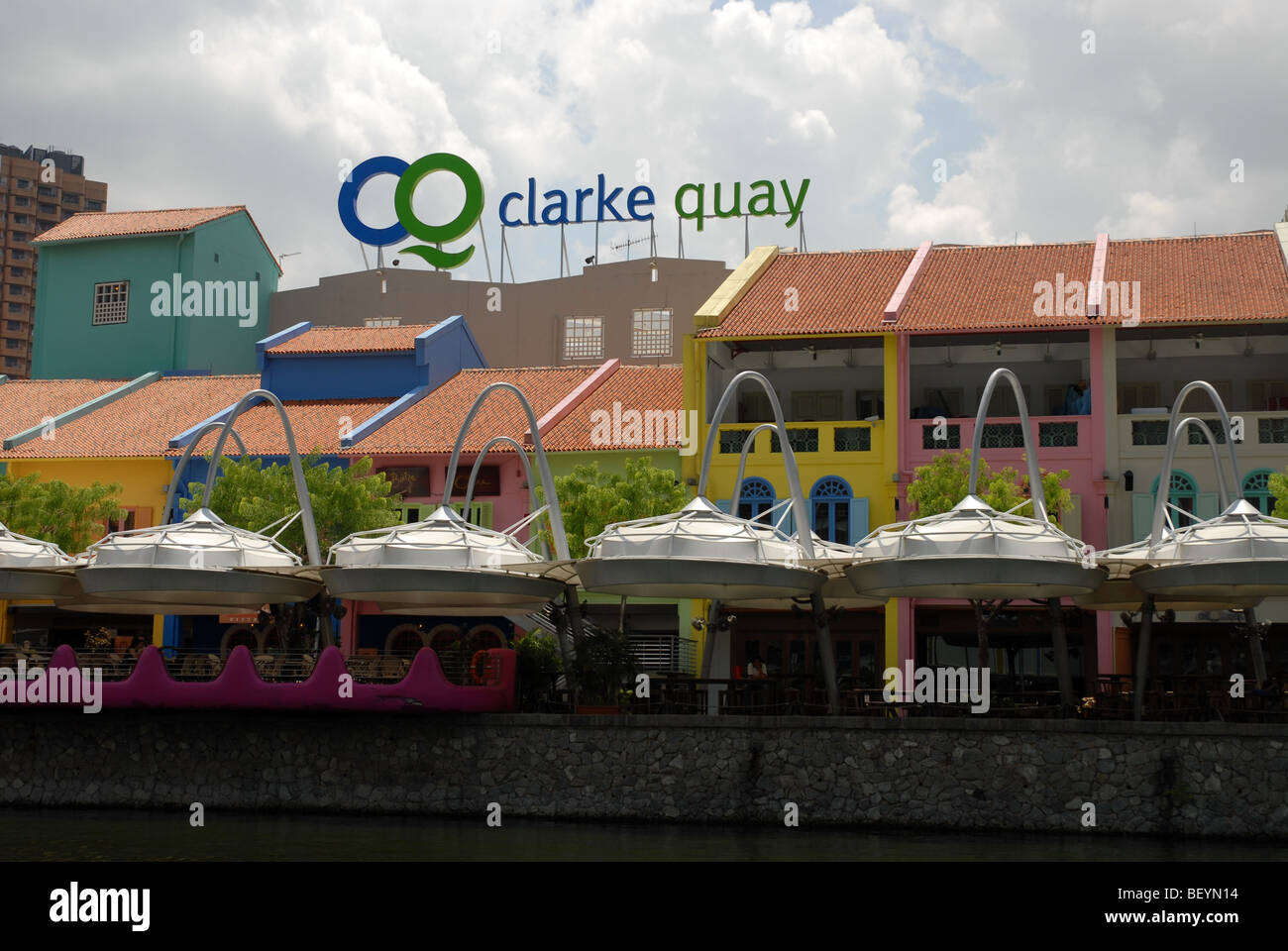 Il Clarke Quay e del segno, Clarke Quay, il fiume Singapore, Singapore Foto Stock