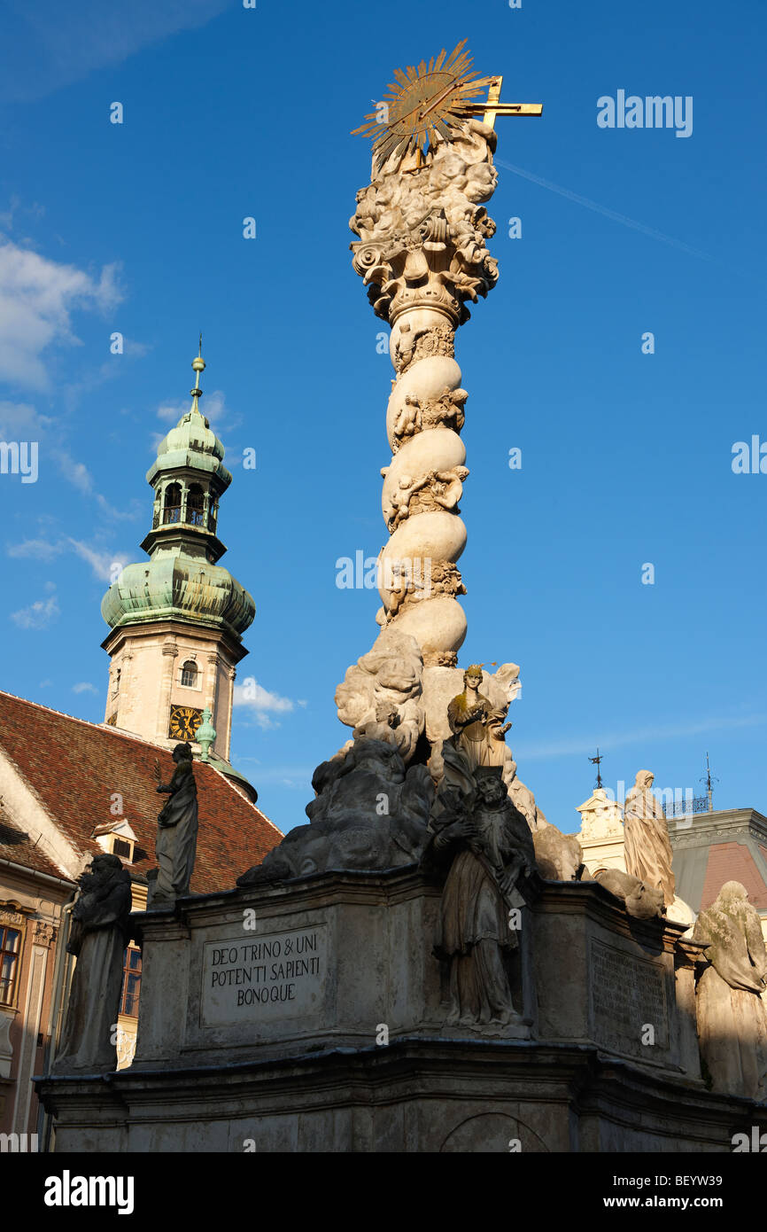 La Santa Trinità statua, il primo barocco colonnina ritorto in Europa centrale. 1695-1701 - Fo Square - Sopron, Ungheria Foto Stock