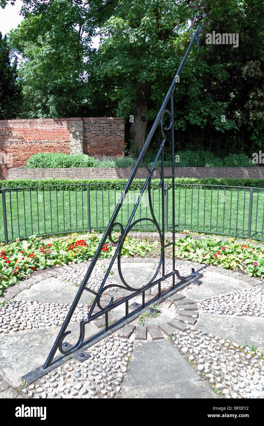 Il Sundial Lauderdale House Waterlow Park Highgate Londra Inghilterra REGNO UNITO Foto Stock