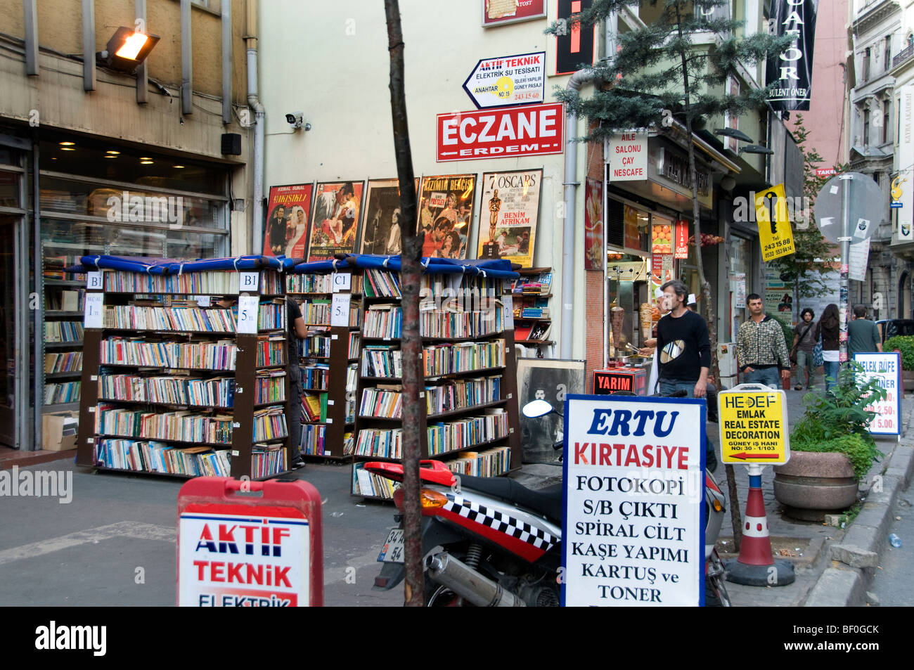 Istanbul Istiklal Caddesi Beyoglu bookshop libri Foto Stock