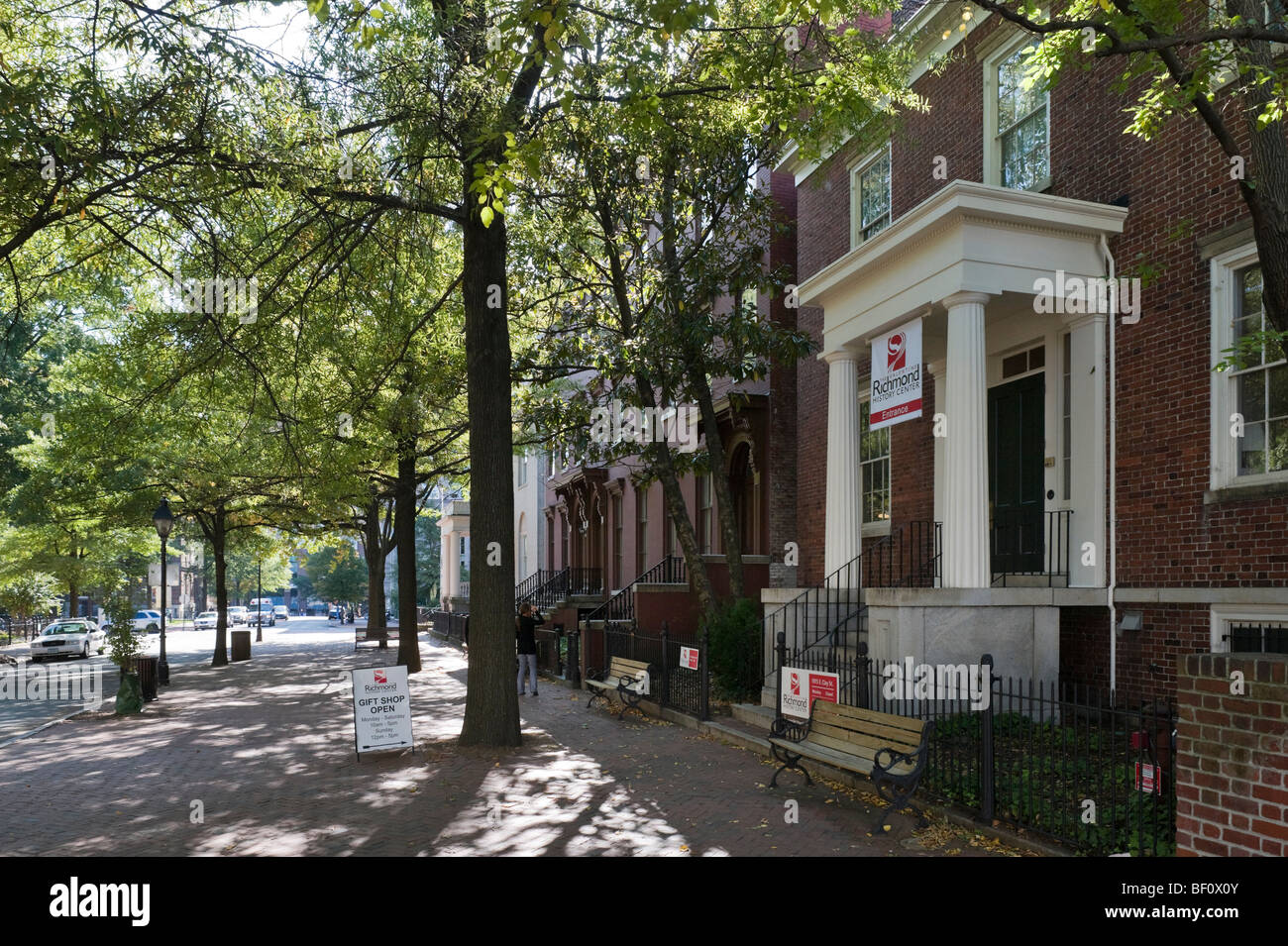 Clay Street di fronte al Museo di San Valentino nella storica corte del distretto di estremità, Richmond, Virginia, Stati Uniti d'America Foto Stock