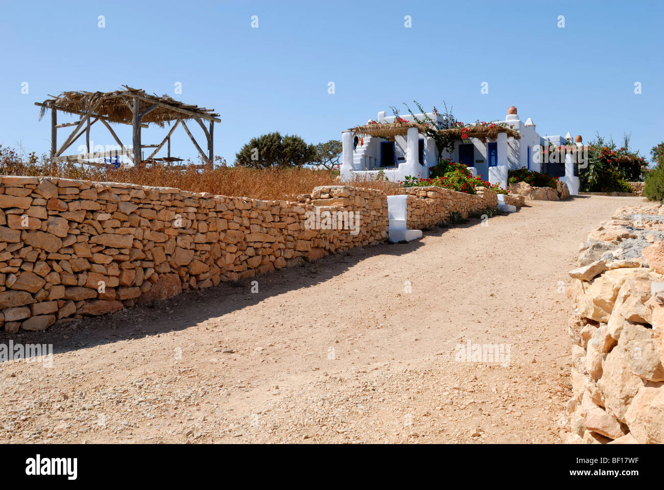 "Geitonia tis Irinis', 'quartiere di pace", è un bellissimo complesso di 16 architettura tradizionale delle Cicladi case. Questi... Foto Stock